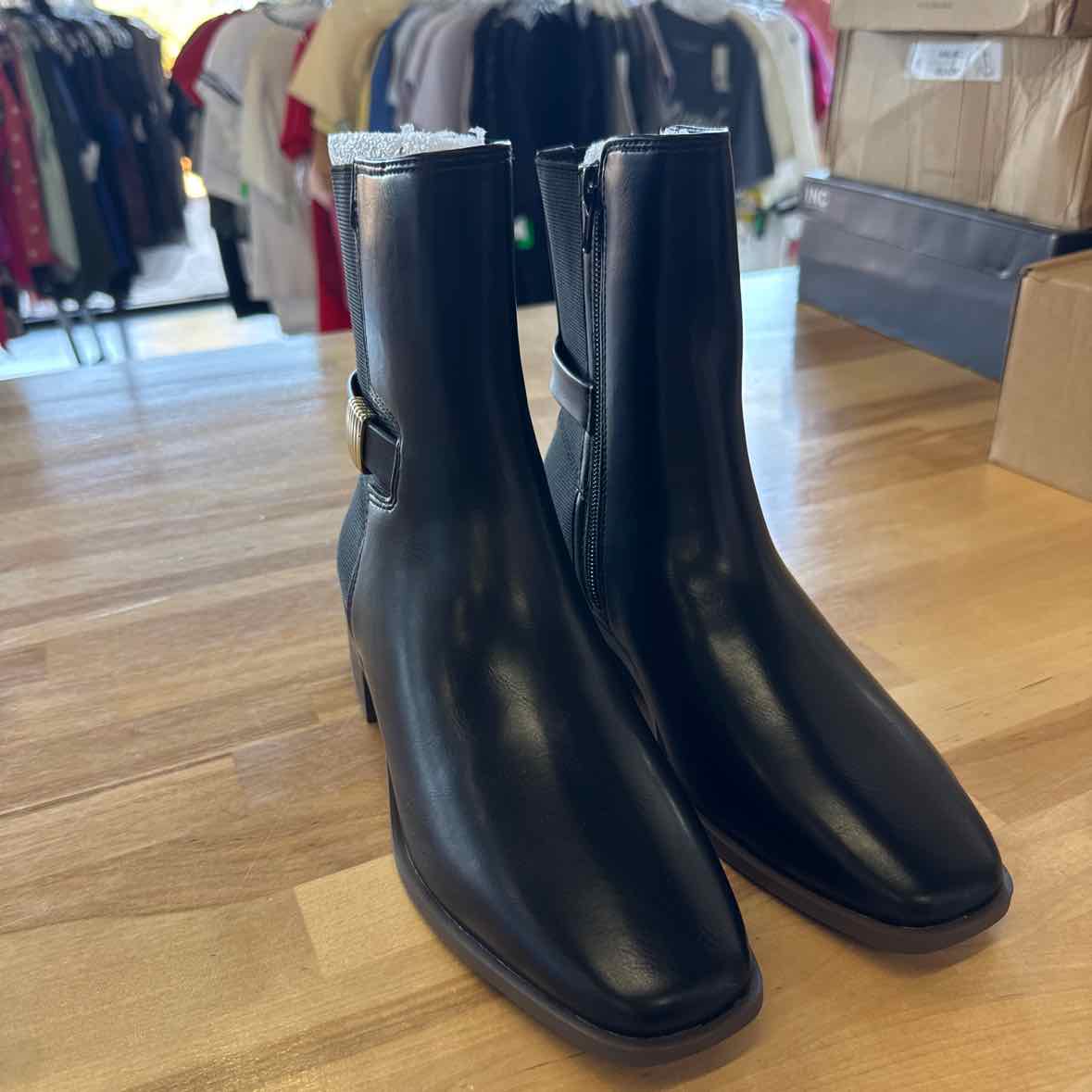Journee Shoe Size 6 Black Aubrie Boots
