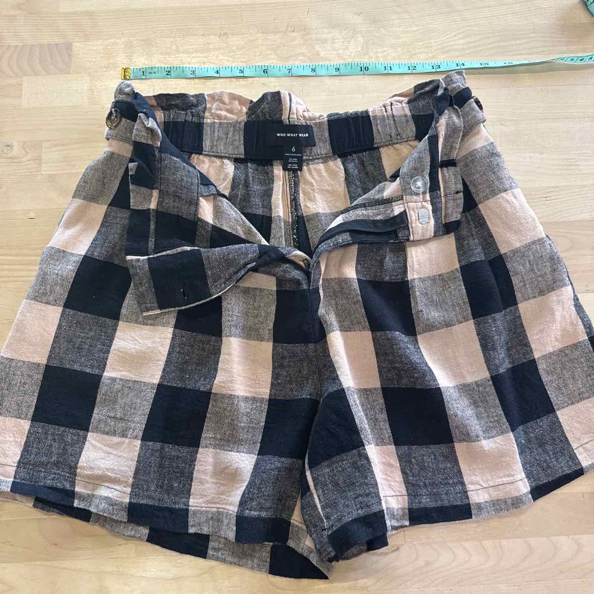 Who What Wear Women Size 6 Black Tan Preloved Shorts
