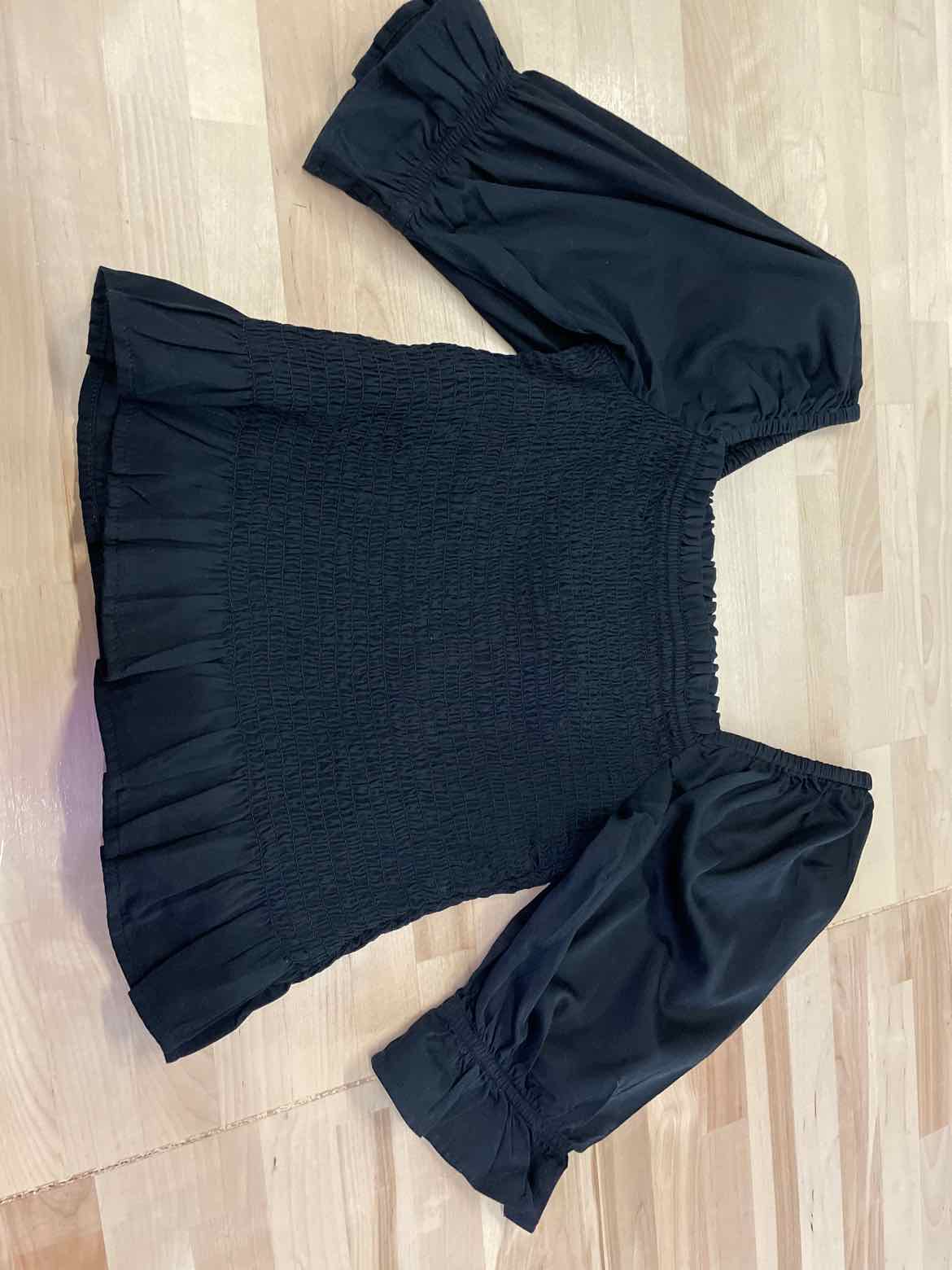 Gap Size XS Black Blouse