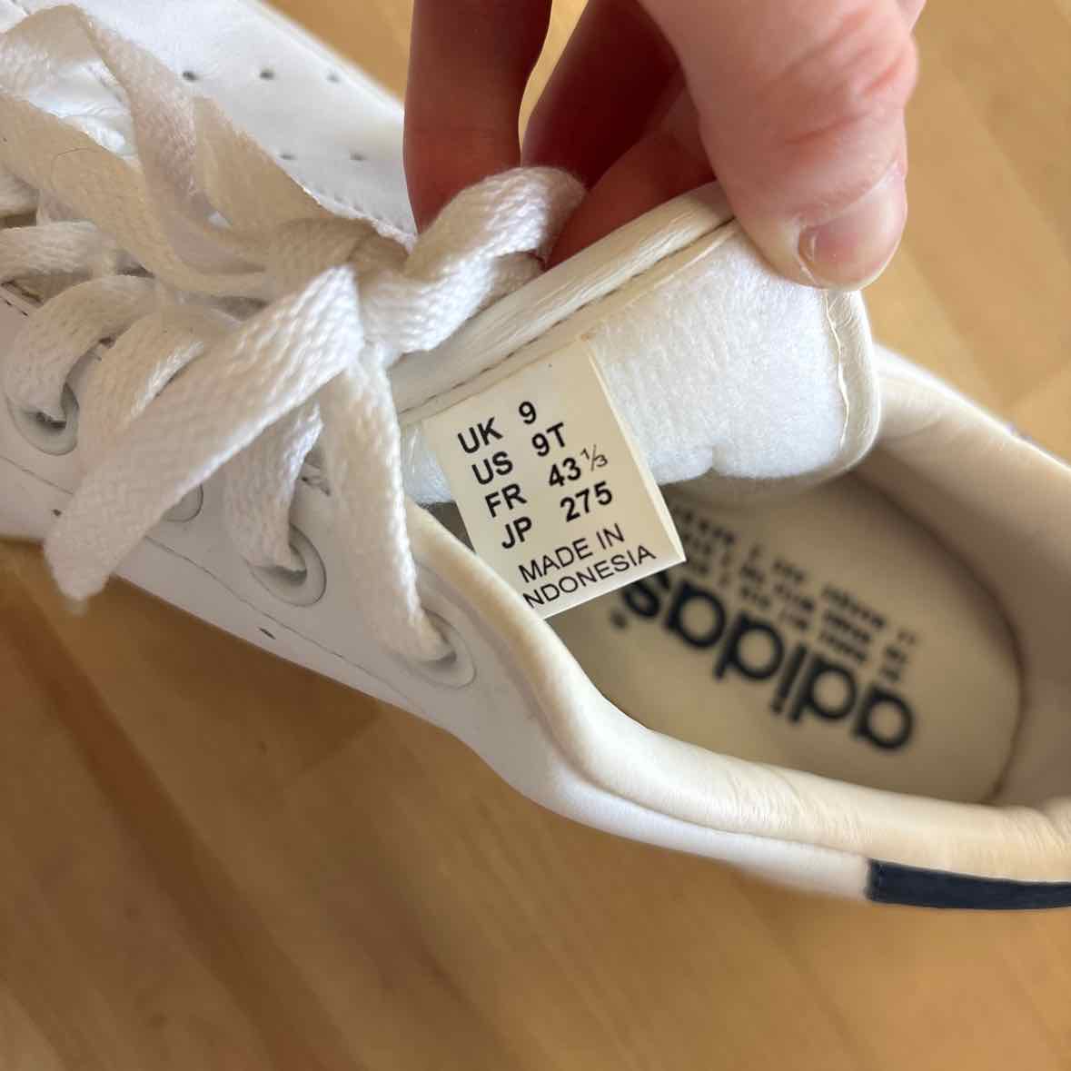Adidas Size 9 White MENS Sneakers