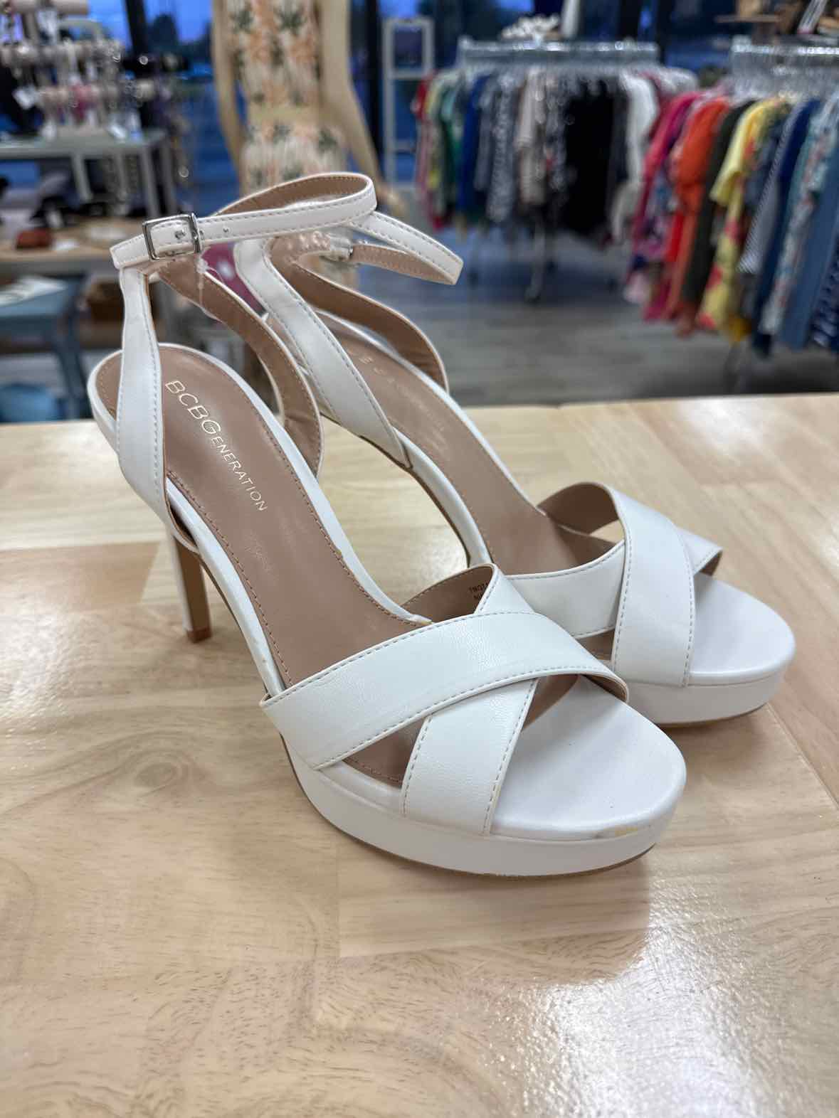 BCBG Size 7 White Niada Platform Sandal - Cloud Dancer