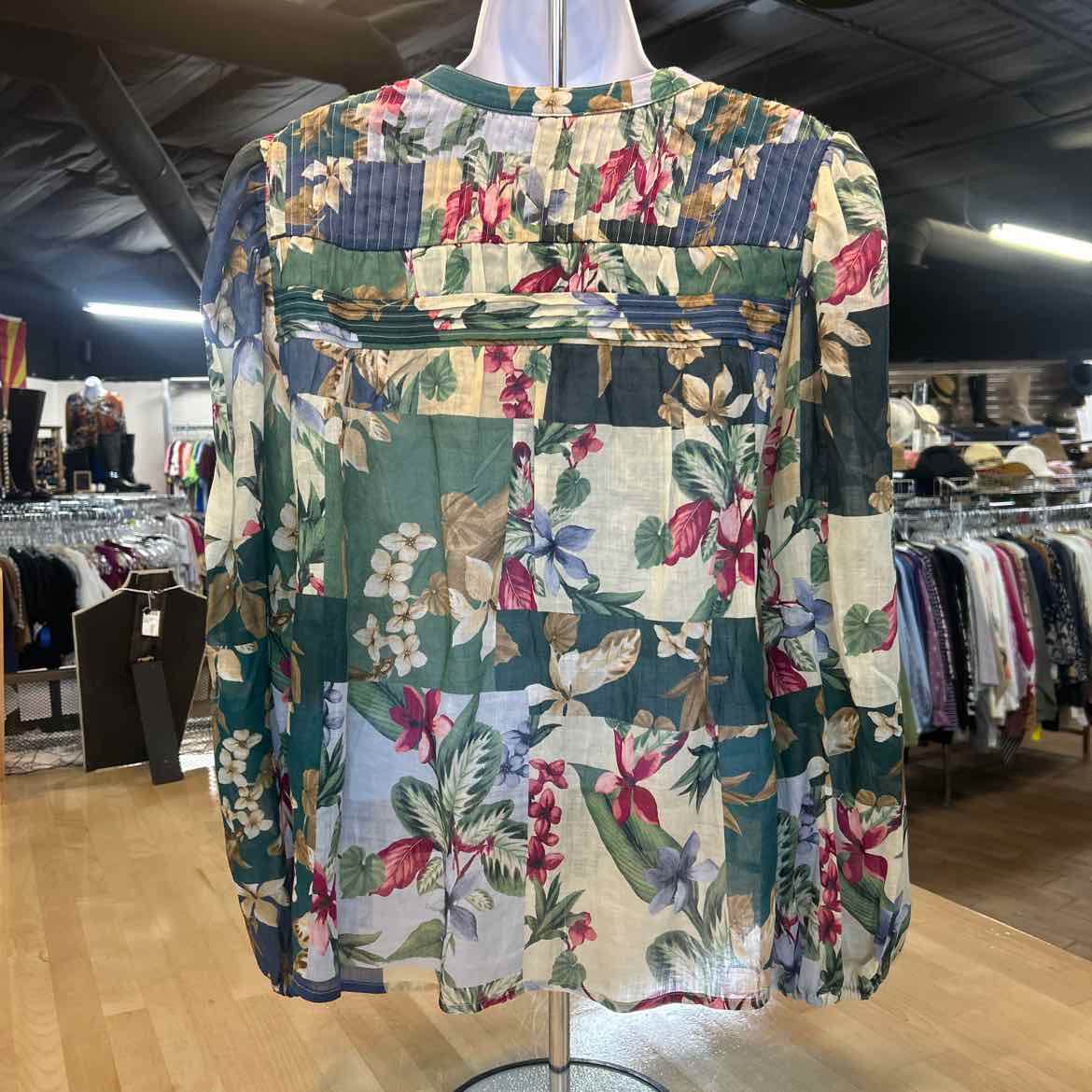 Tommy Bahama Size M Green New Button Down LS