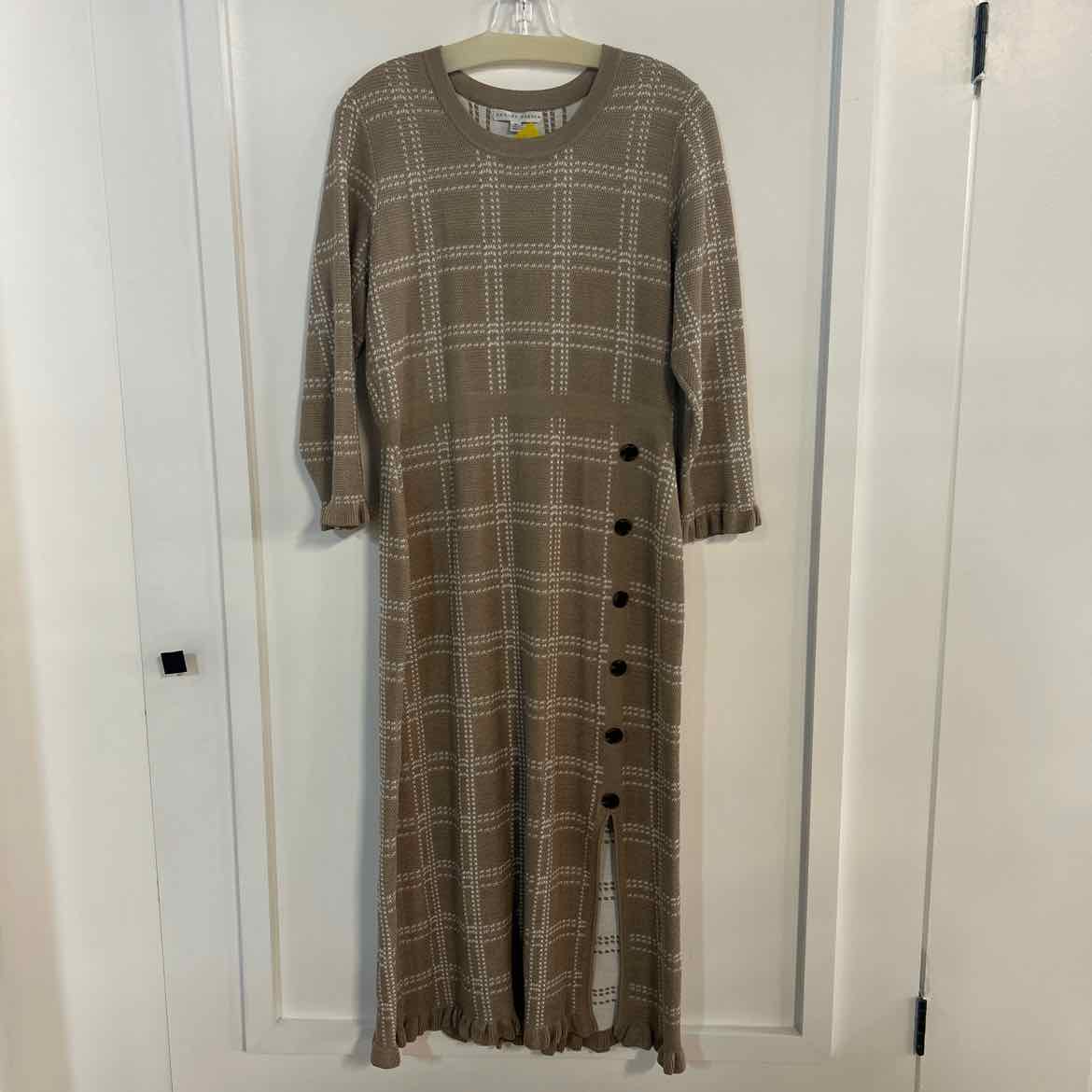 Sandra Darren Size XL Tan Preloved Dress