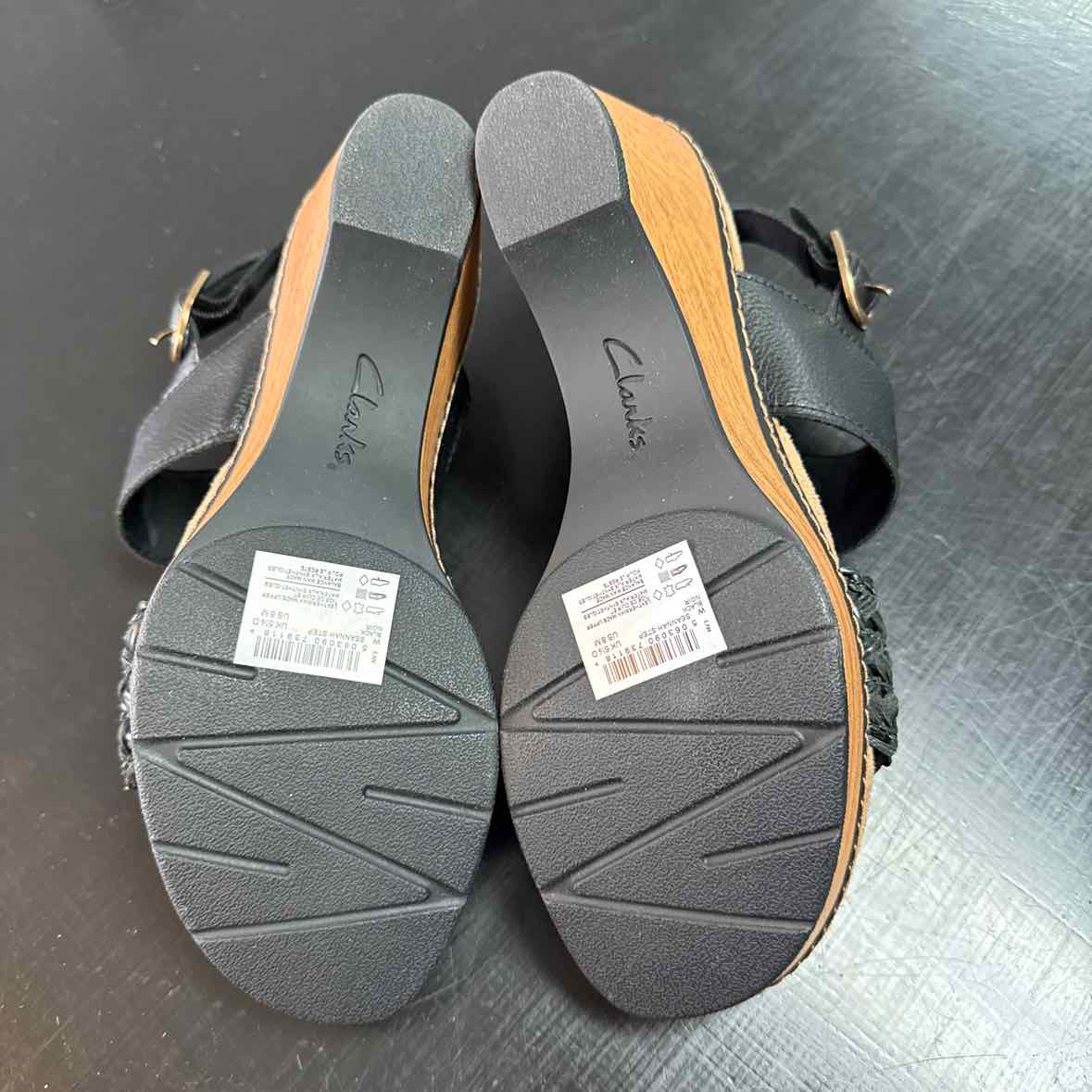 Clarks Size 8 Seannah Step Woven Strap Clog-Style Platform Sandals - Black Combi