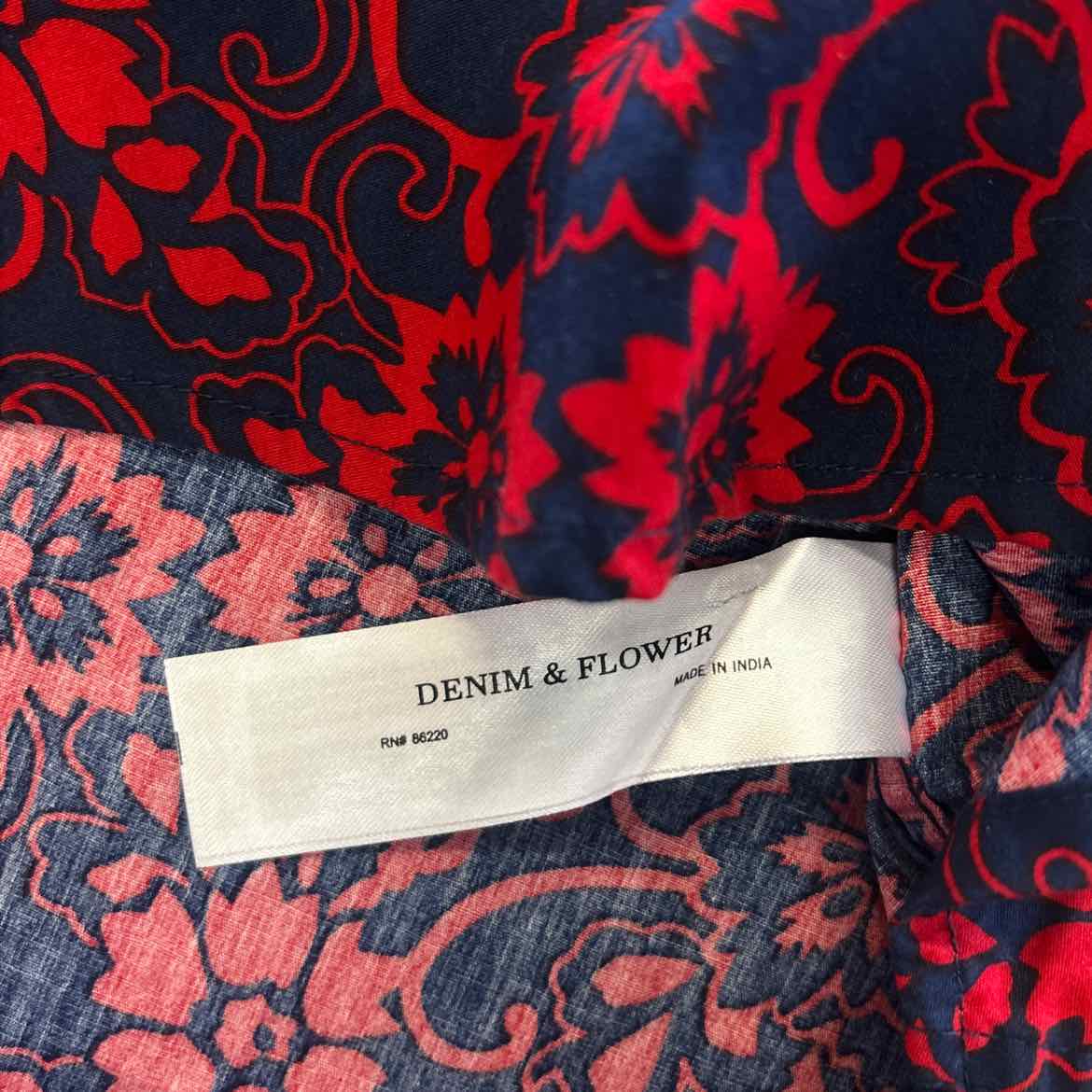Denim & Flower Size S Blue Red Preloved MENS Button Down Shirt