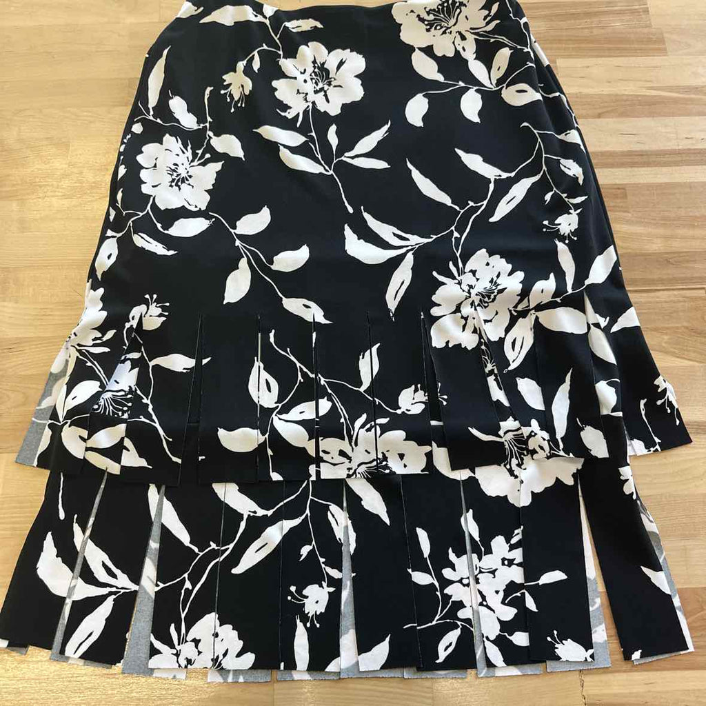 Cachet Size 10 Black Skirt