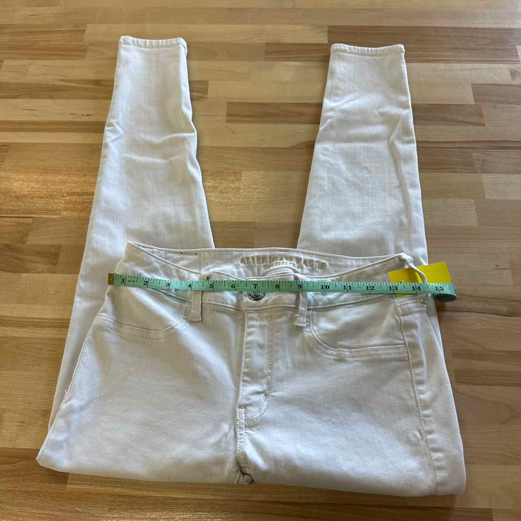 American Eagle Size 6 White Jeans