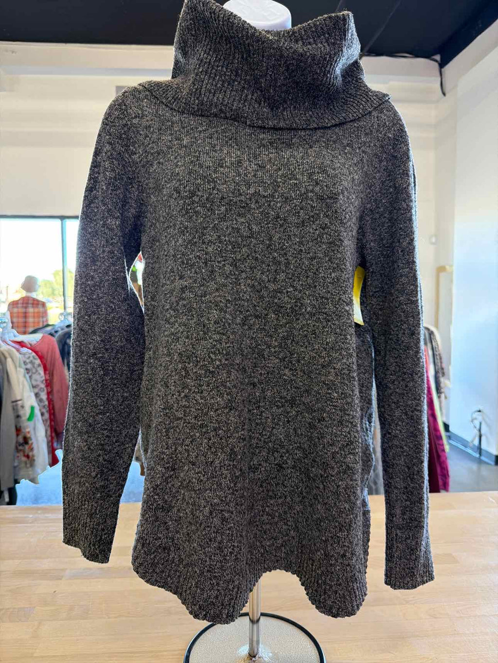 Tahari Size S Gray Sweater