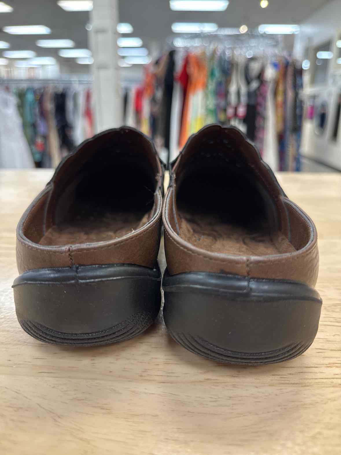 Easy Street Size 9.5 Brown Forever Cut Out Mules NWT