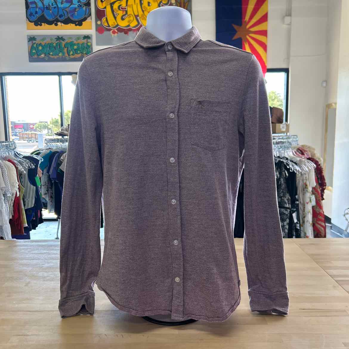Penguin Size M Light Red Preloved MENS Button Down Shirt
