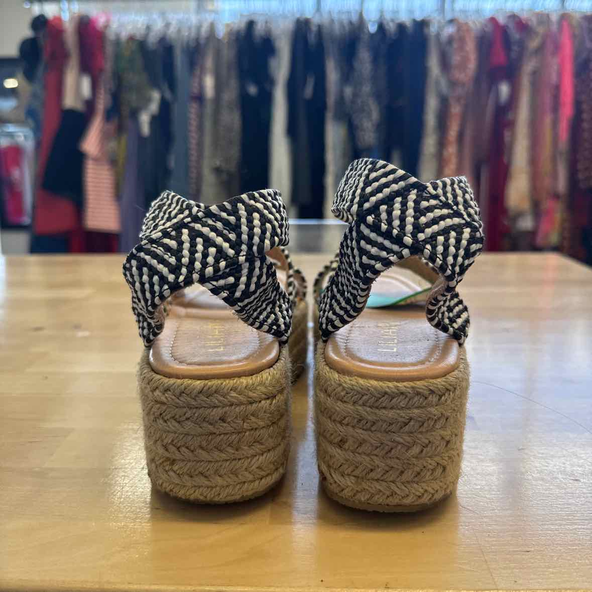 Liliana Shoe Size 5.5 Black/White Wedges