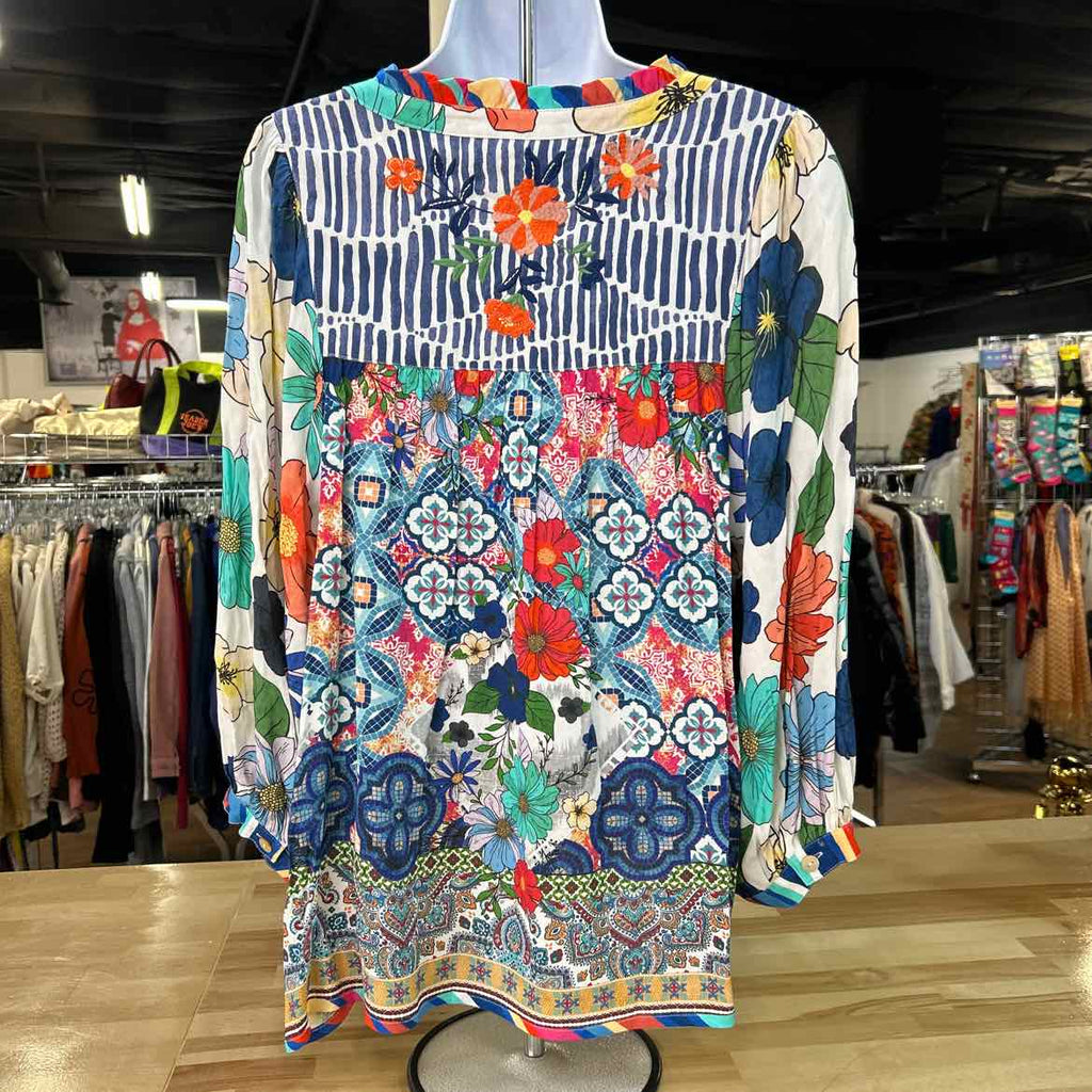 John Mark Size M Multi Color Preloved Blouse LS