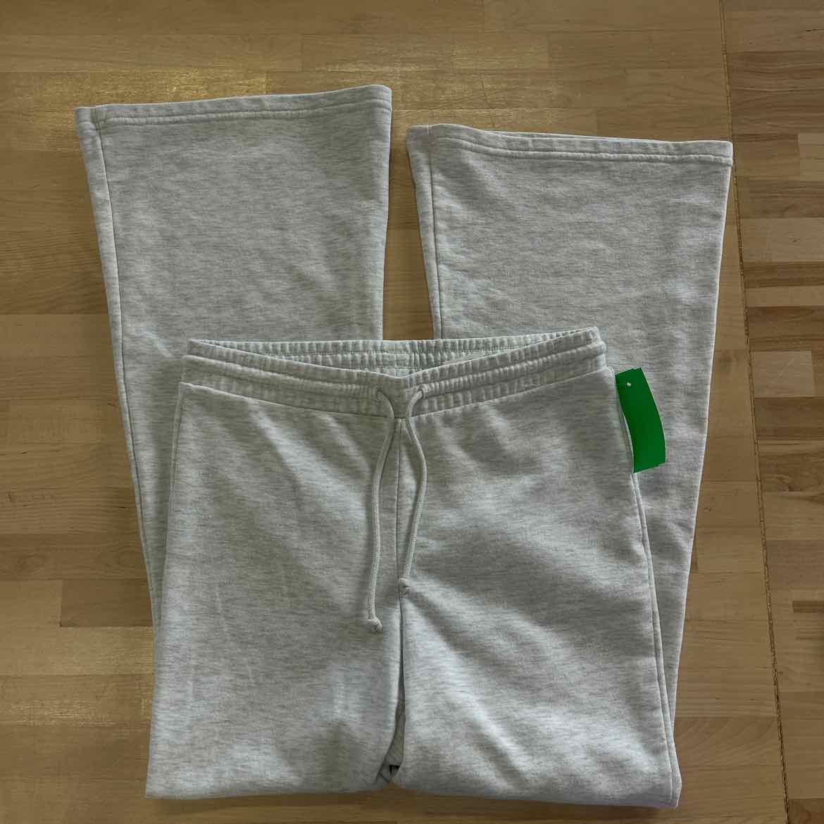 Divided Size S Gray Preloved Sweatpants