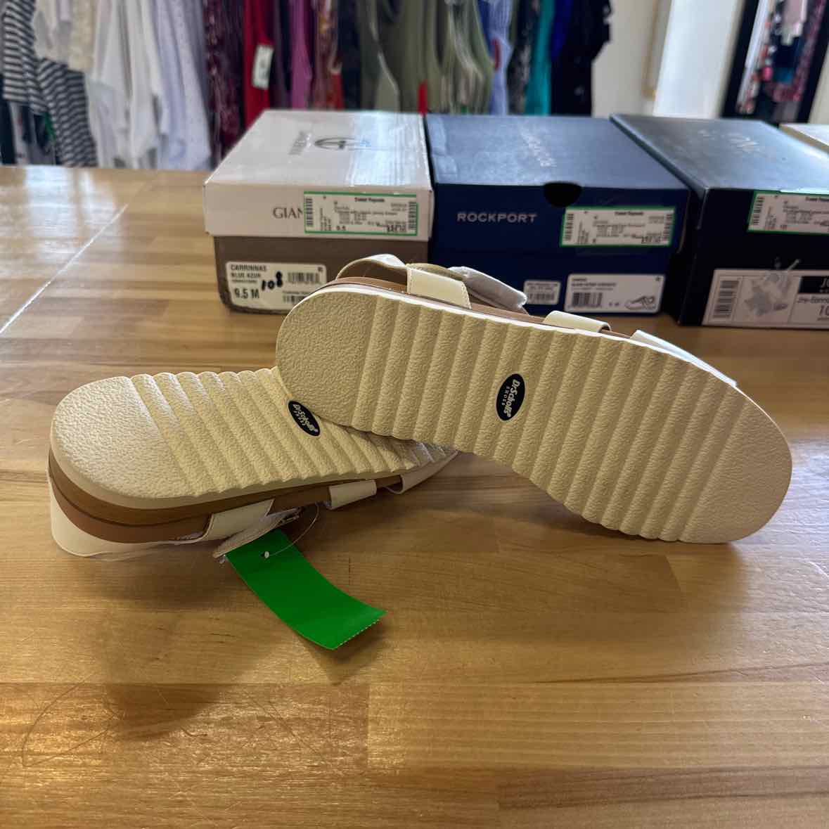 Women's Dr. Scholls Island Glow Sandals 7.5 White Pu