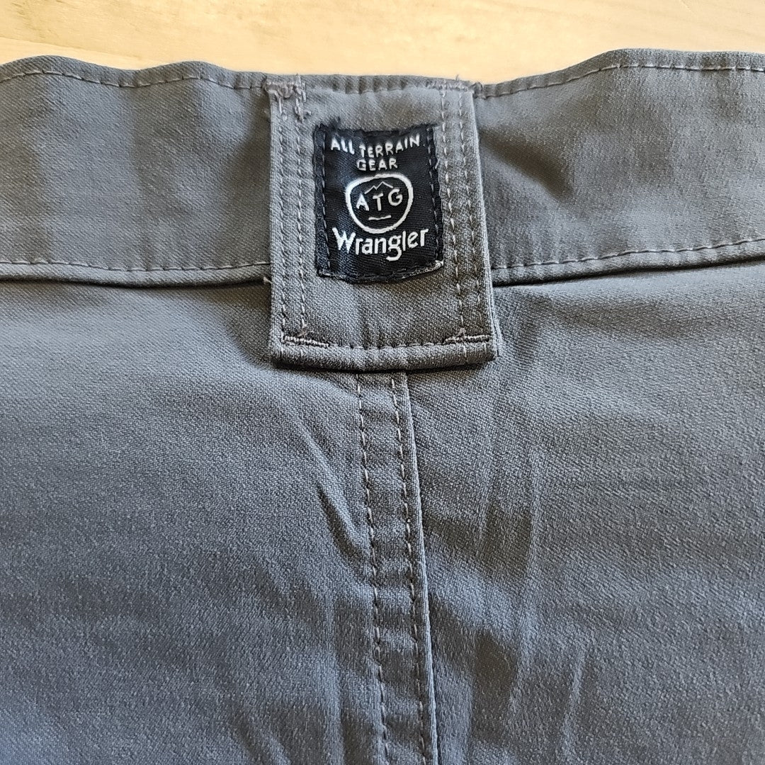 Wrangler Size 46 Gray MENS Shorts