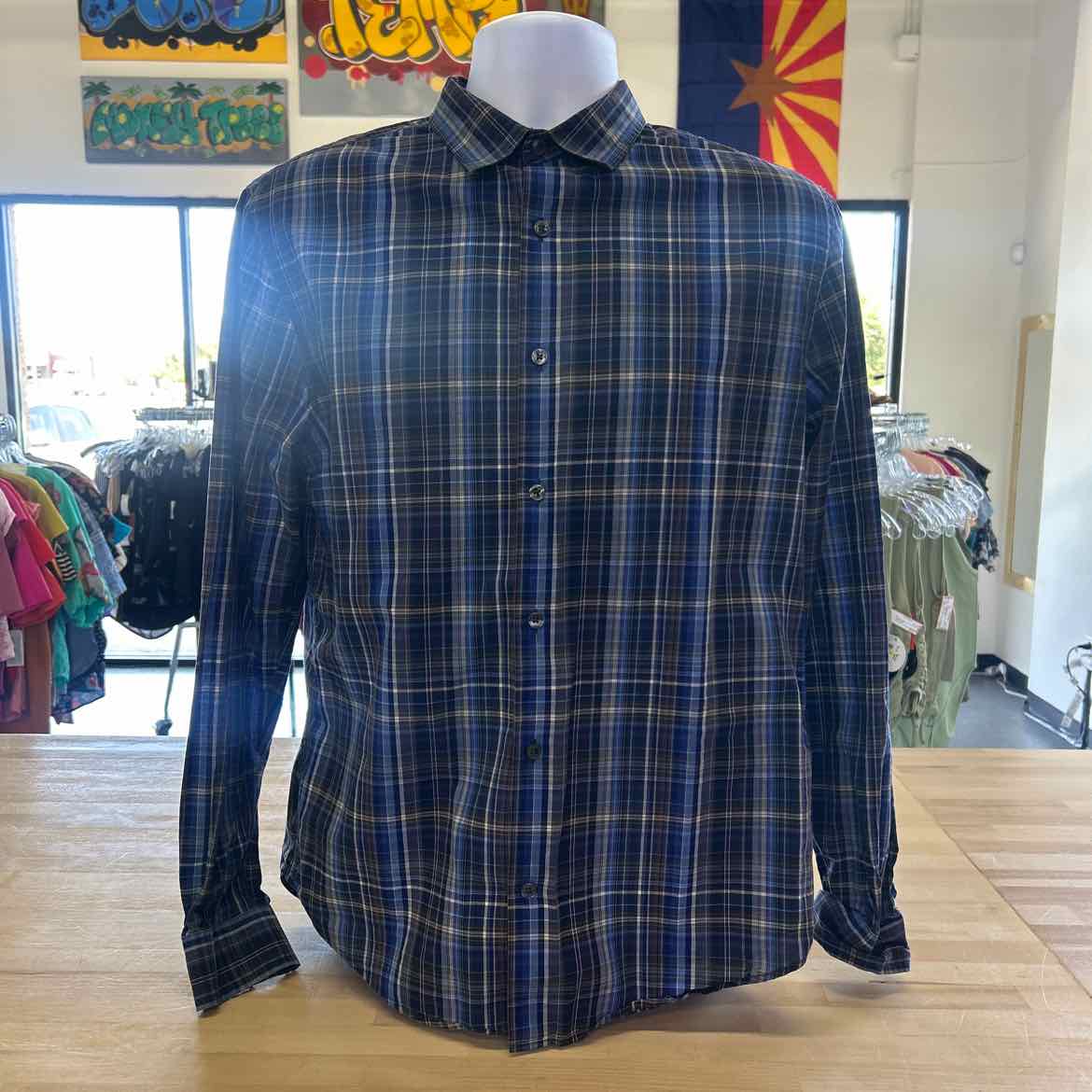 Vince Size M Blue Preloved MENS Button Down Shirt