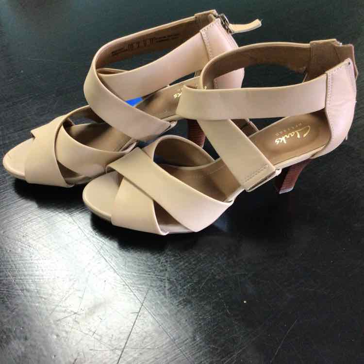 Clarks Shoe Size 9 Nude Leather Heels