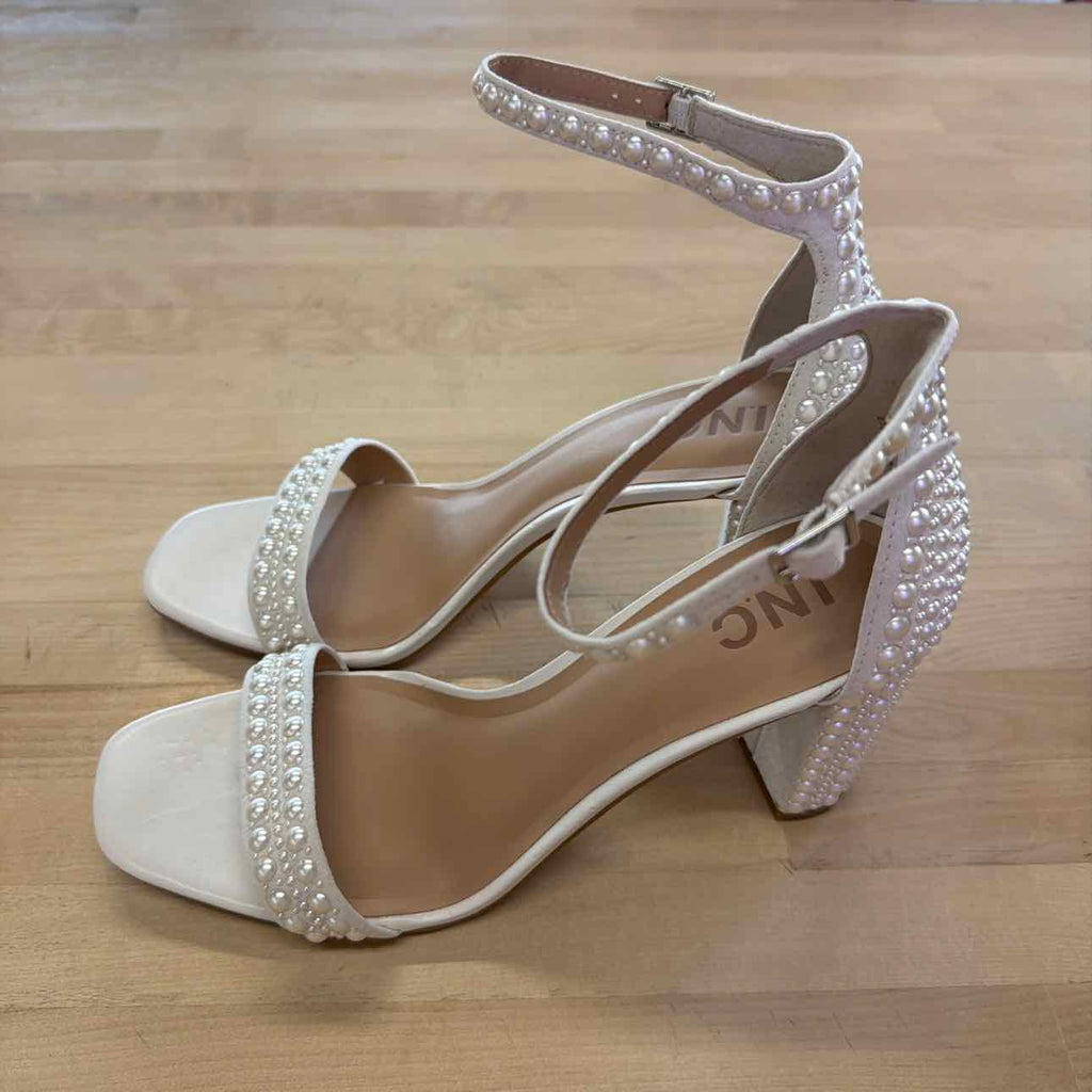 Tommy Hilfiger Size 6.5 White New Sandals