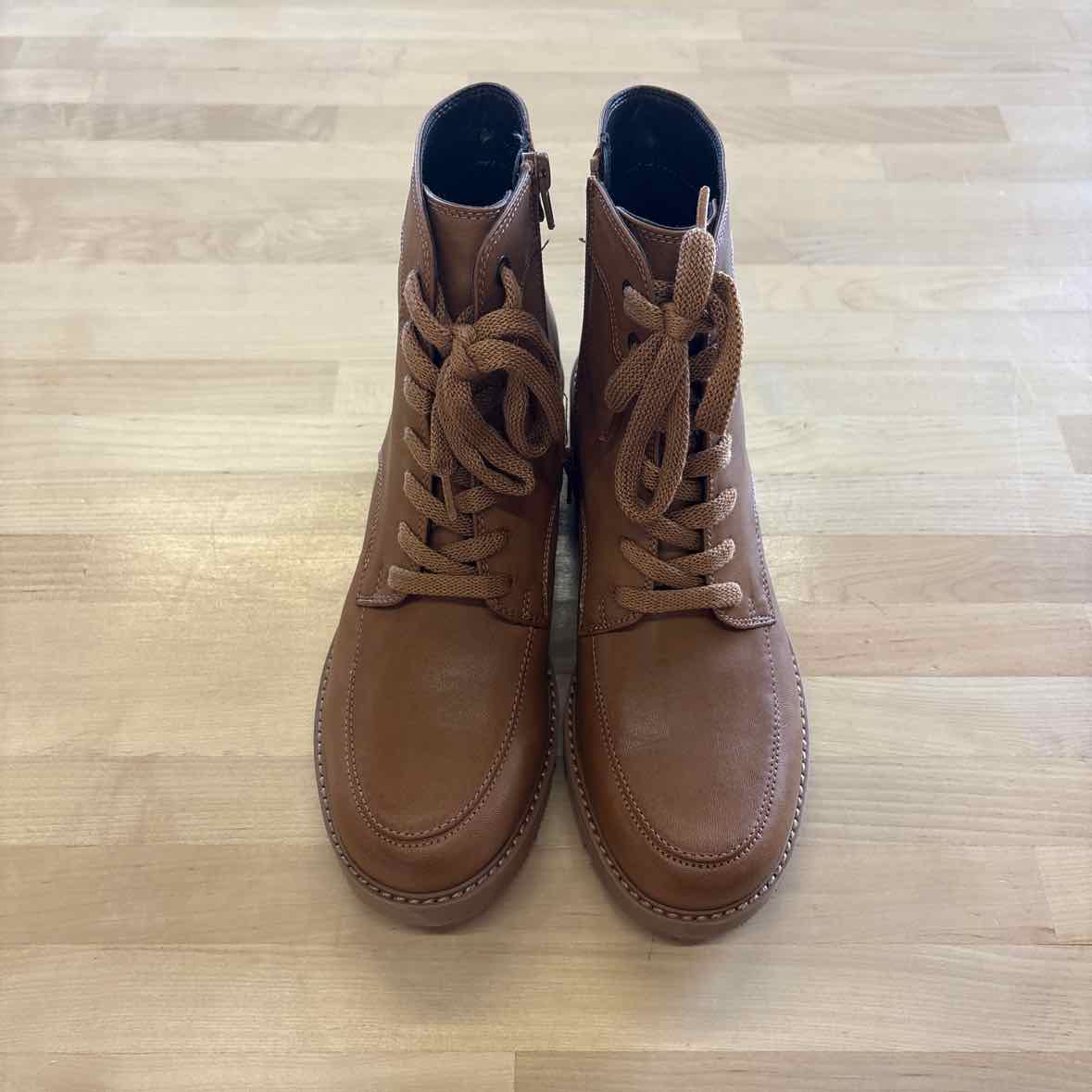 Naturalizer Size 8.5 Brown Sneakers