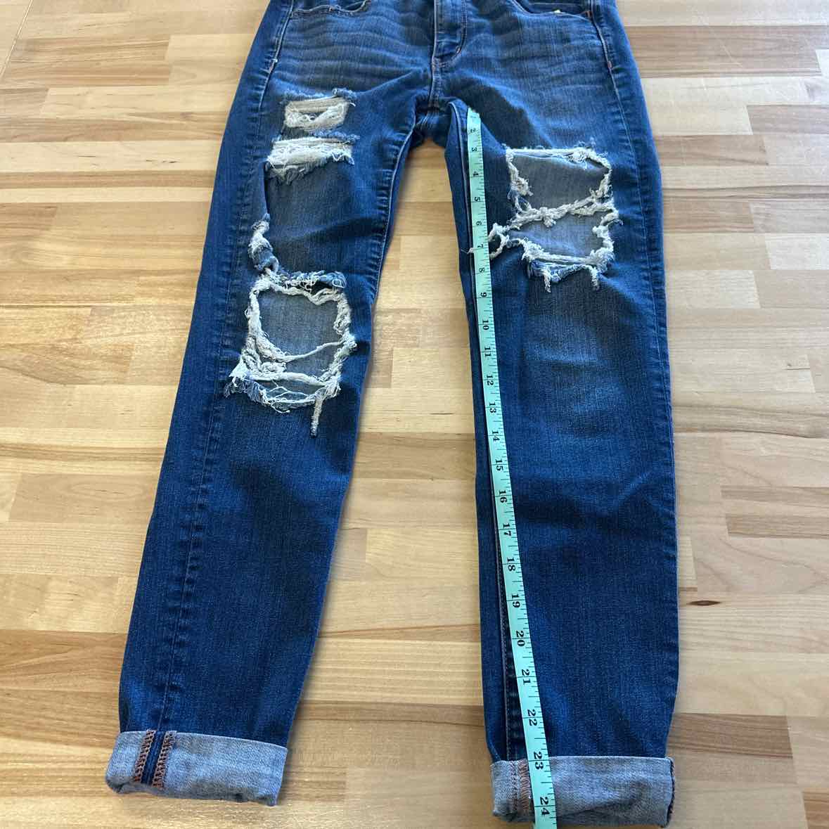 American Eagle Size 6 Blue Jeans