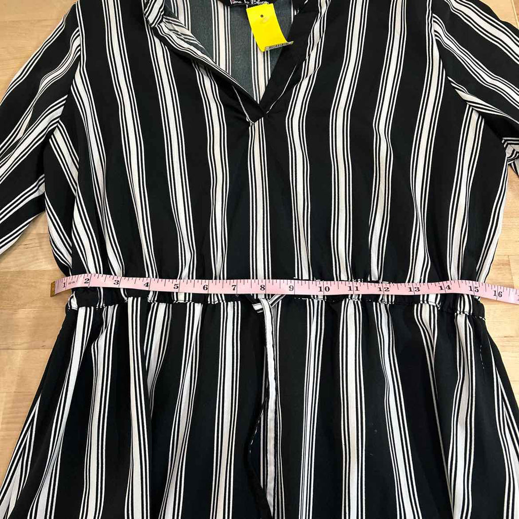 Time To Bloom Size M Black Preloved Dress