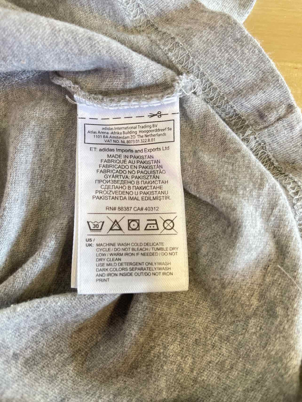 Adidas Size M Gray Preloved T-Shirt SS