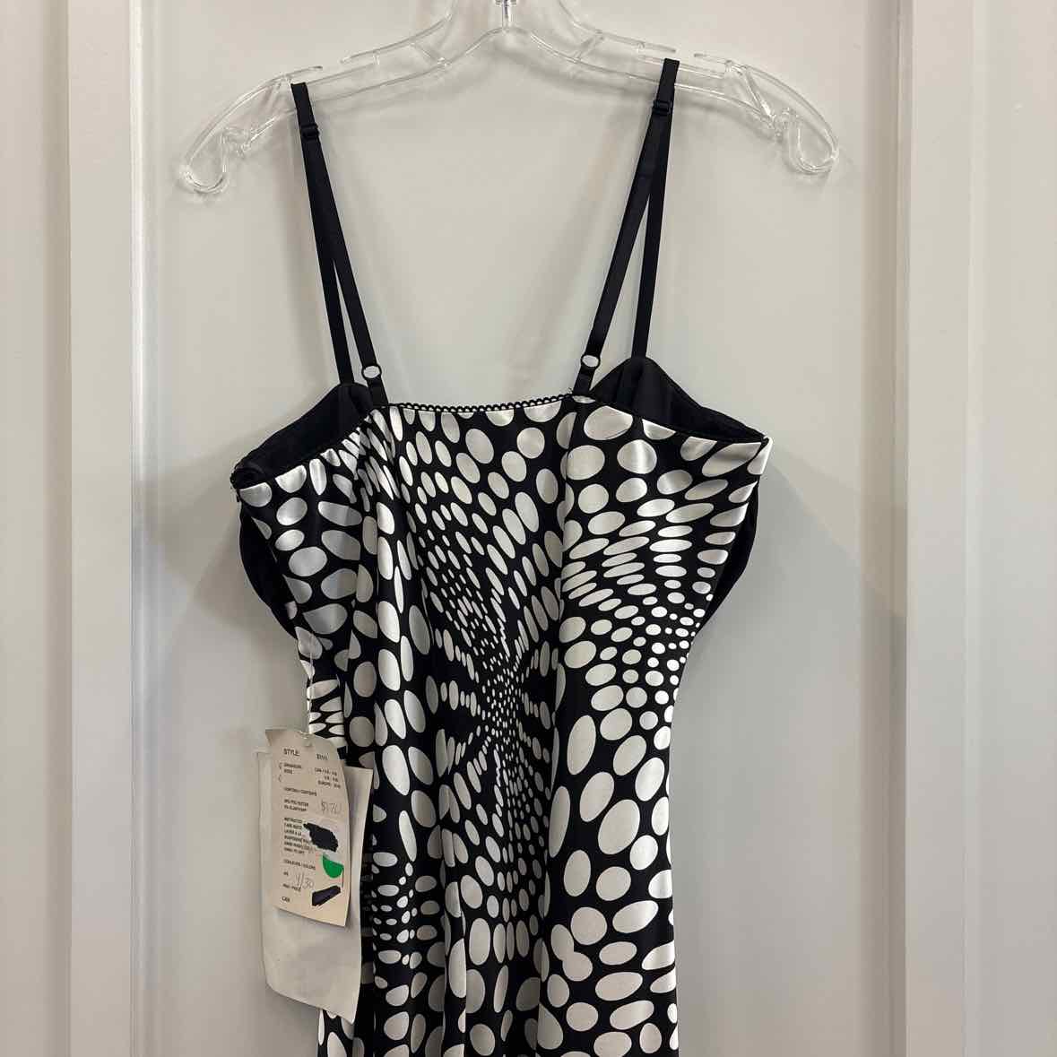 Frank Lyman Size 8 BLACK & WHITE Dress