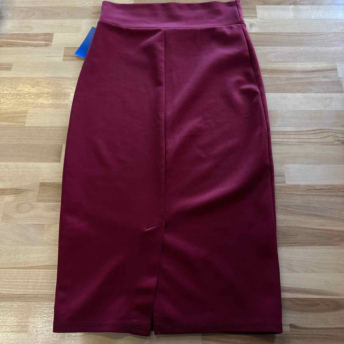Image Nation Size M Burgundy Skirt