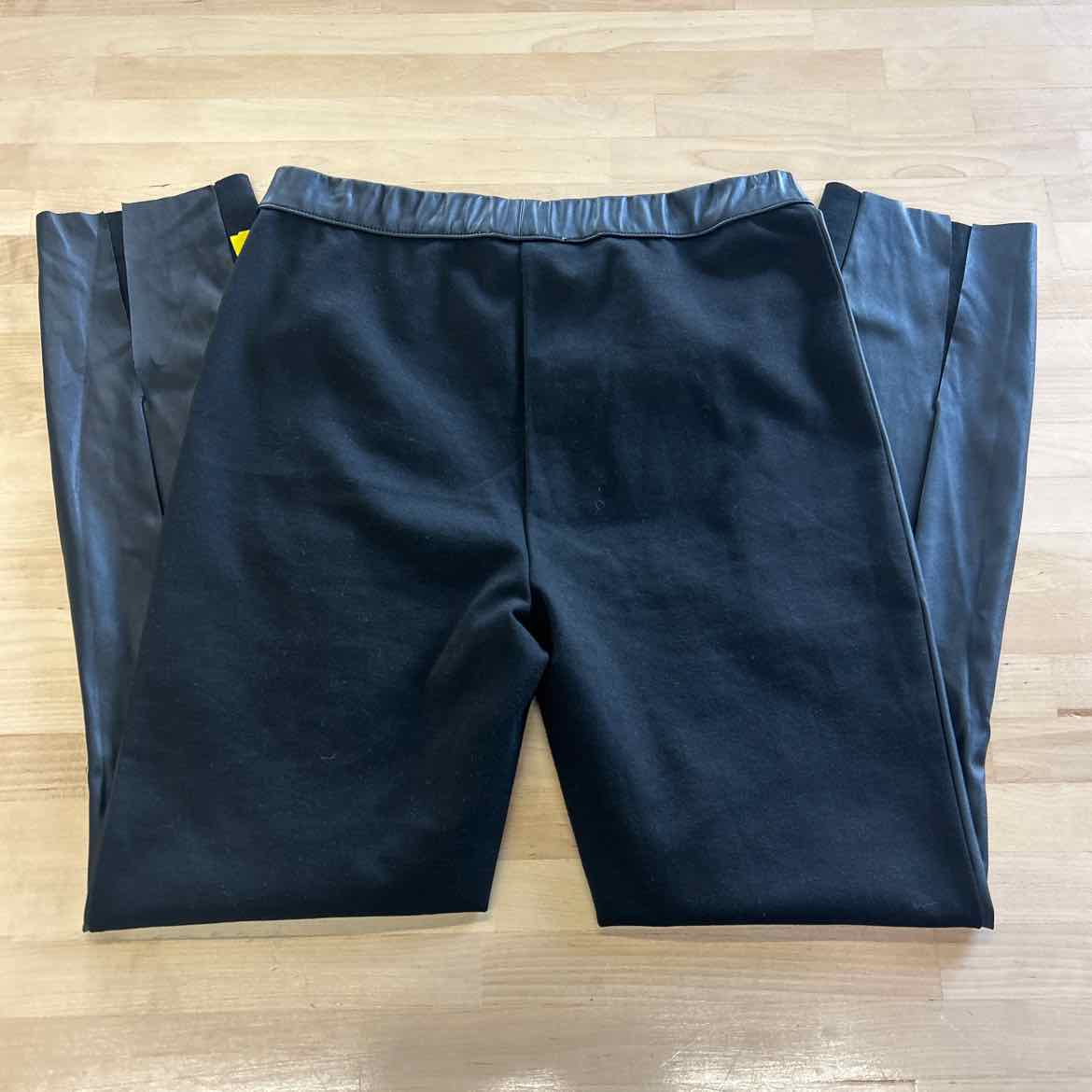 BCBG Size M Black Faux Leather Pants
