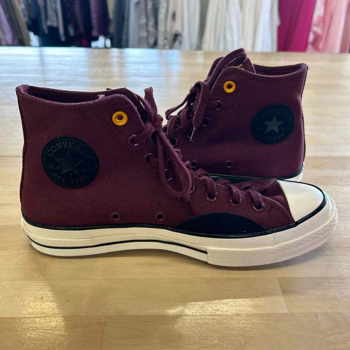 Converse Size 9 Maroon MENS Sneakers