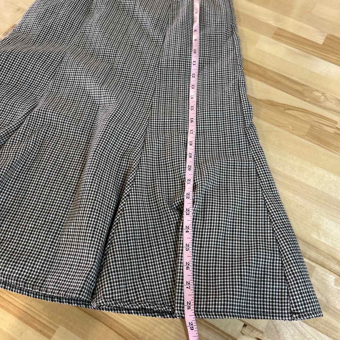 Olive Size M Black Preloved Skirt