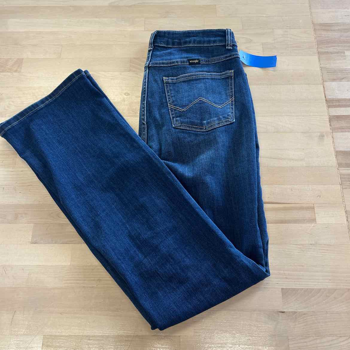 Wrangler Size 6 Blue Denim Preloved Jeans