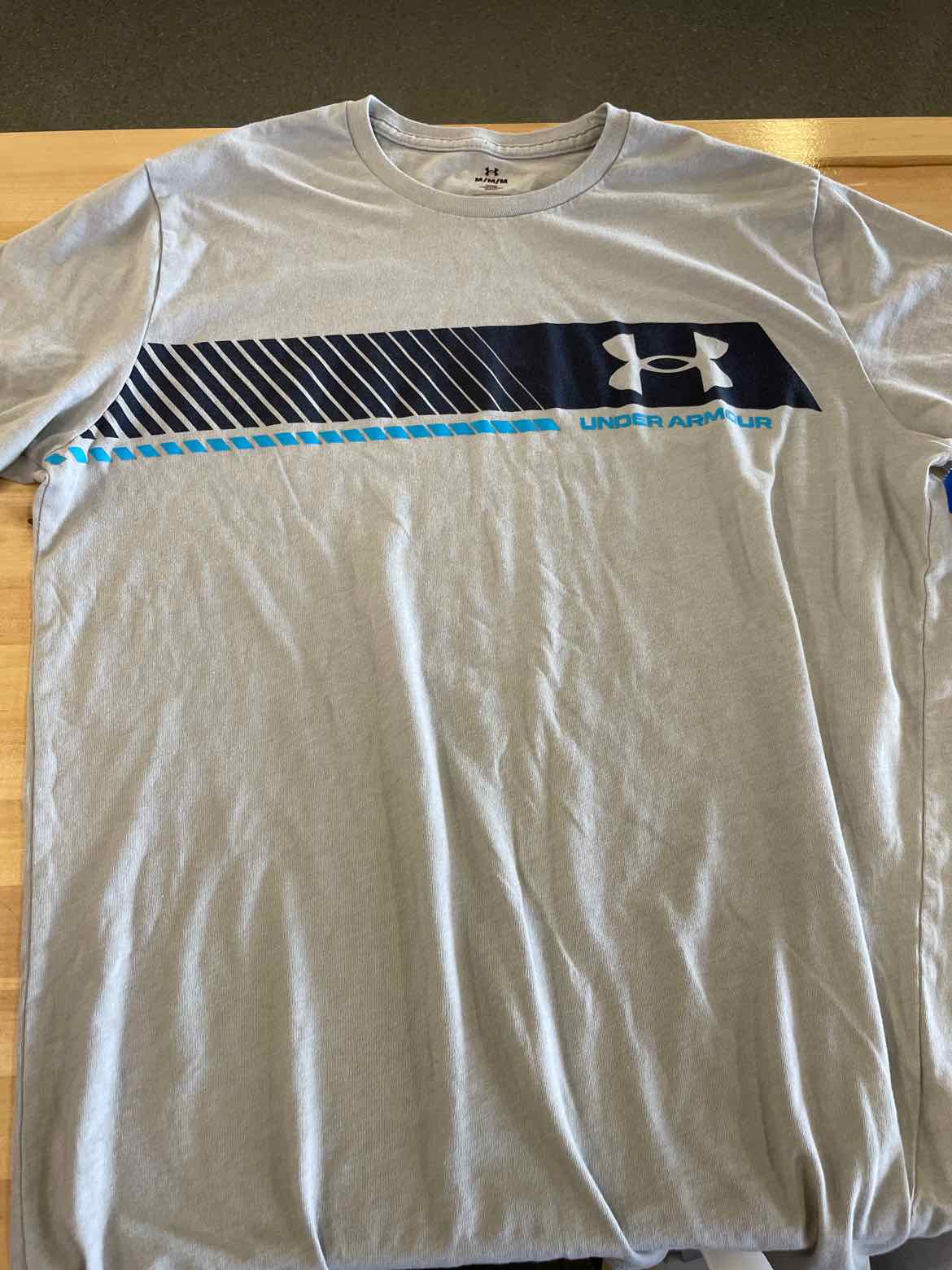 Under Armour Size M Gray MENS T-shirt