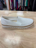 Bobs Size 6 White Preloved Flexadrille Slip On