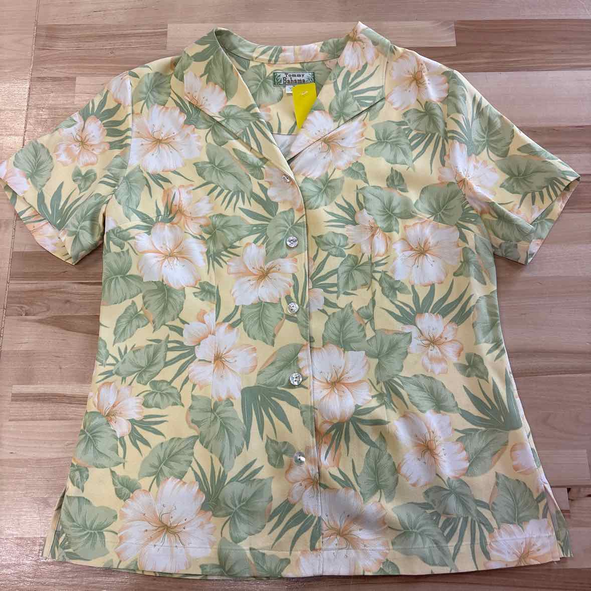 Tommy Bahama Size M Yellow Button Down Shirt