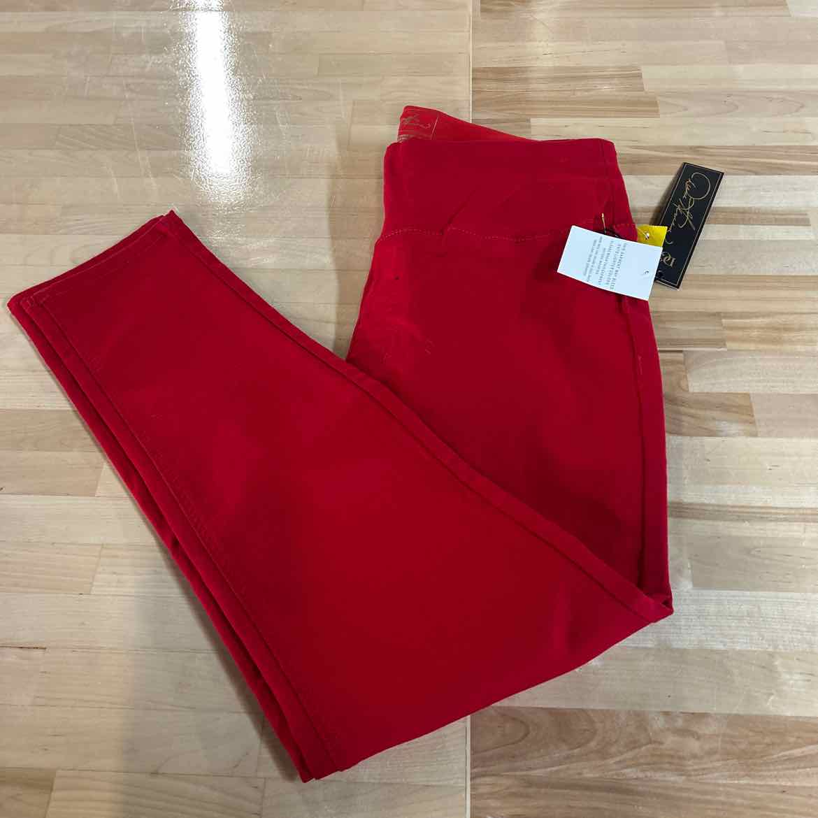 DG2 Size L Red Preloved Pants