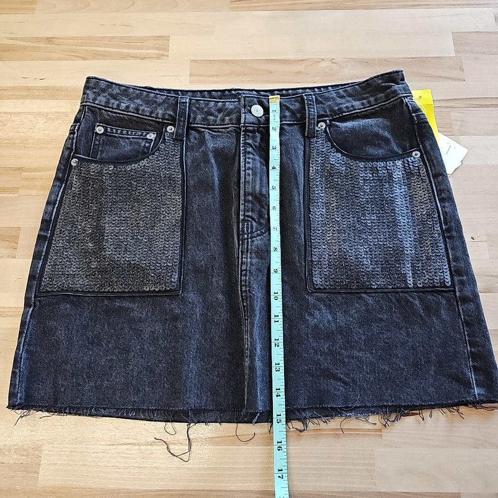 Lucky Brand Size 8 Black Skirt