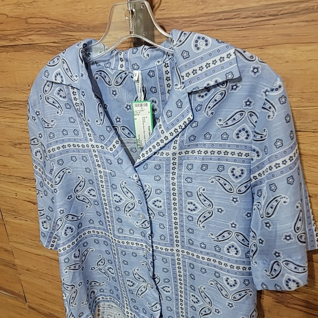 Avantlook Size S Blue Paisley Button Down Blouse NWT