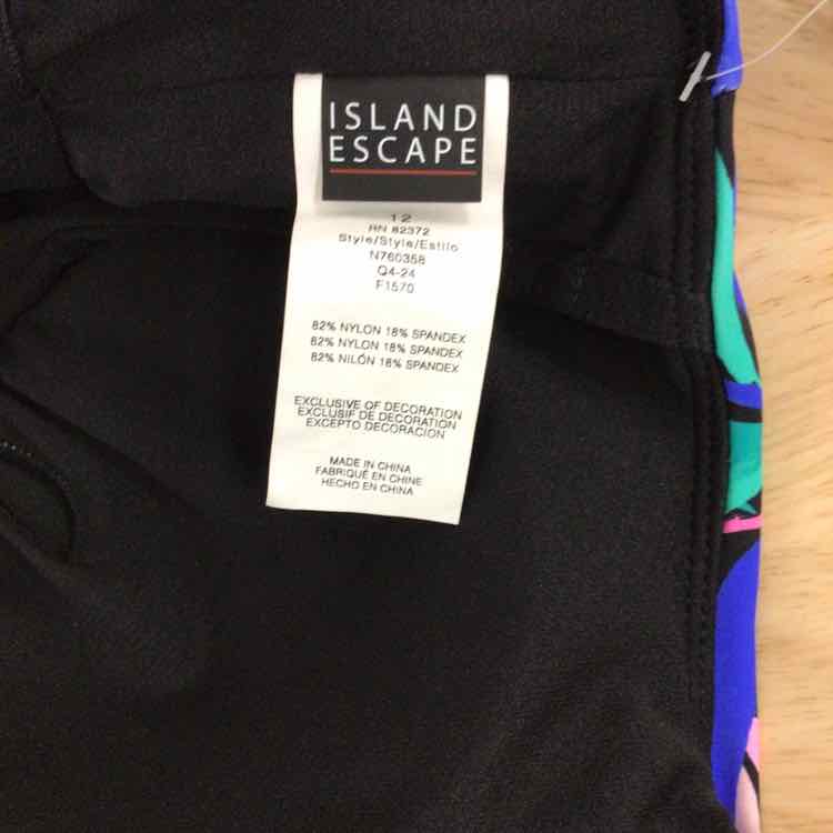 Island Escape Women's Capetown Underwire Tankini Top