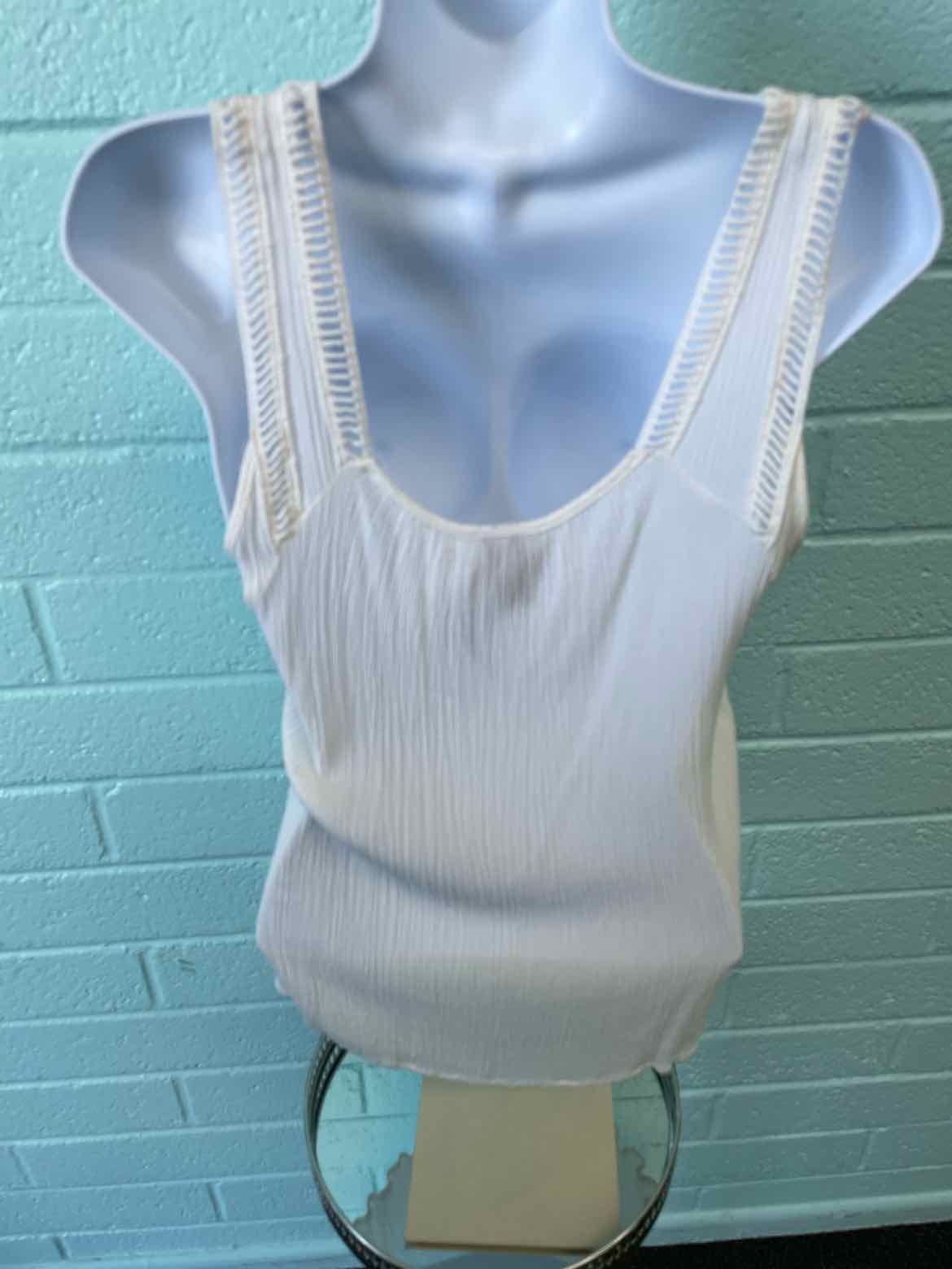 Daytrip Size M Cream Tank