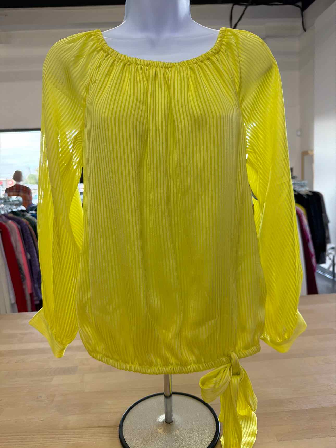 Vince Camuto Size XS Yellow Blouse