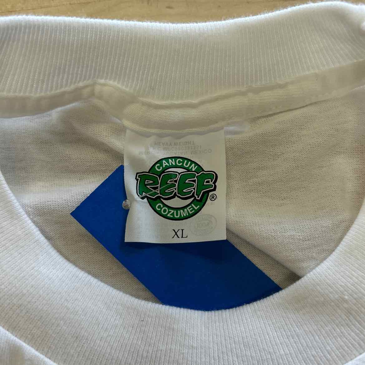 Reef Size XL White Preloved MENS T-shirt
