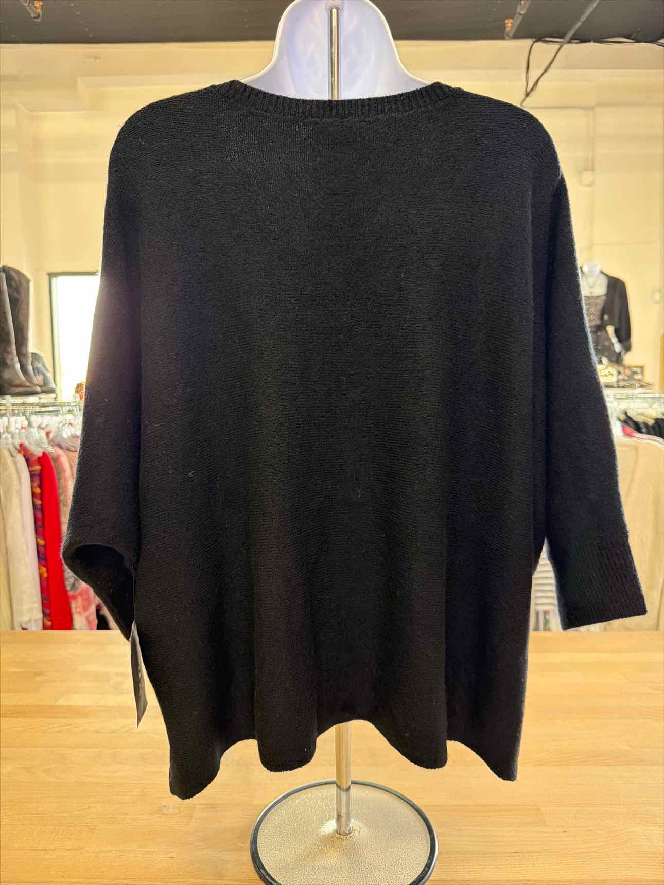 Vince Camuto Size M Black Sweater
