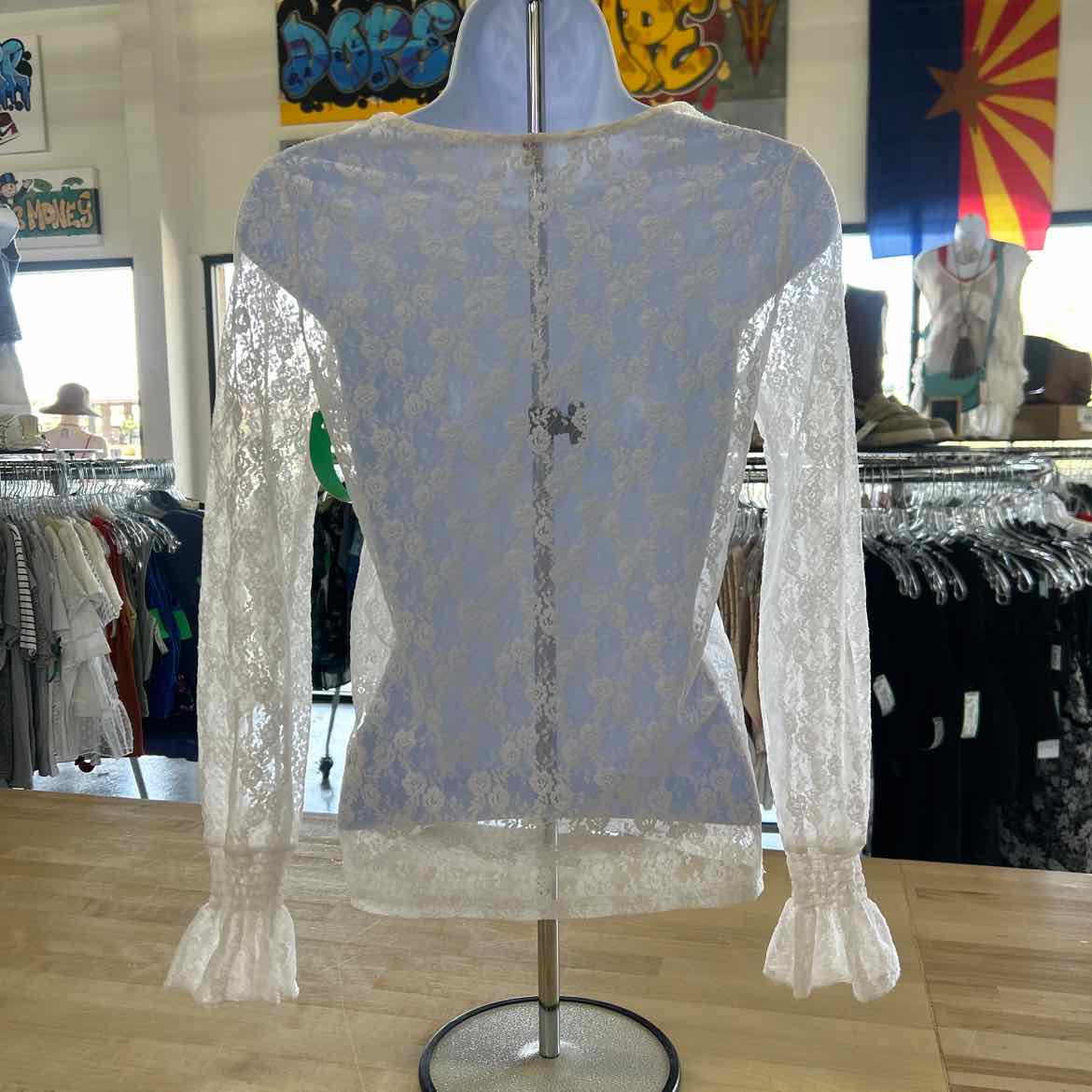 AssortedBrands Size S/M White Lace Preloved Blouse LS
