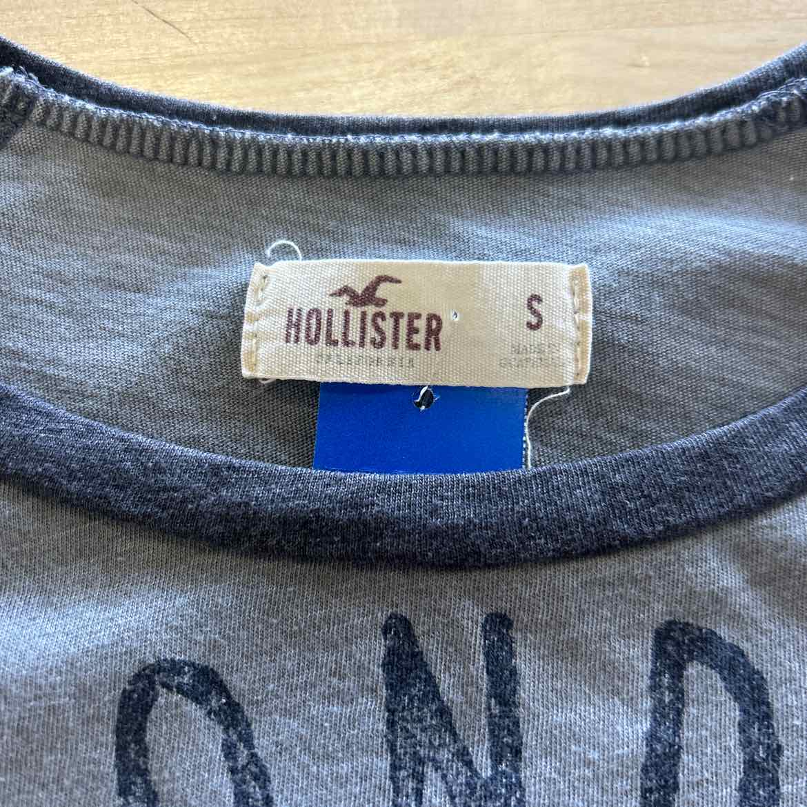 Hollister Size S Gray Crop Top