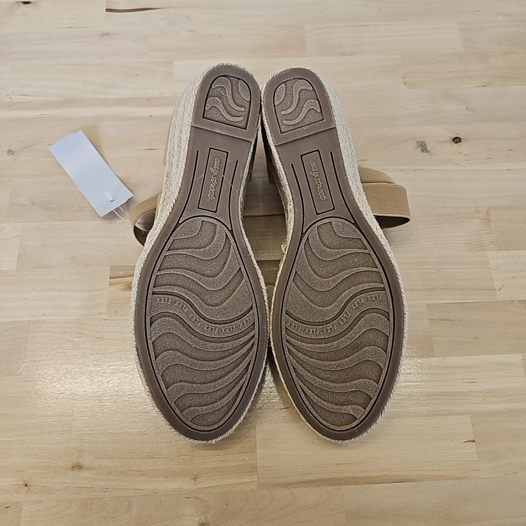 Easy Street Shoe Size 7.5 Tan Heels
