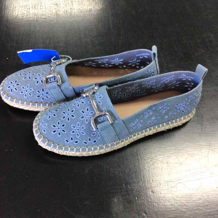 BCBG Shoe Size 8.5 Blue Loafers