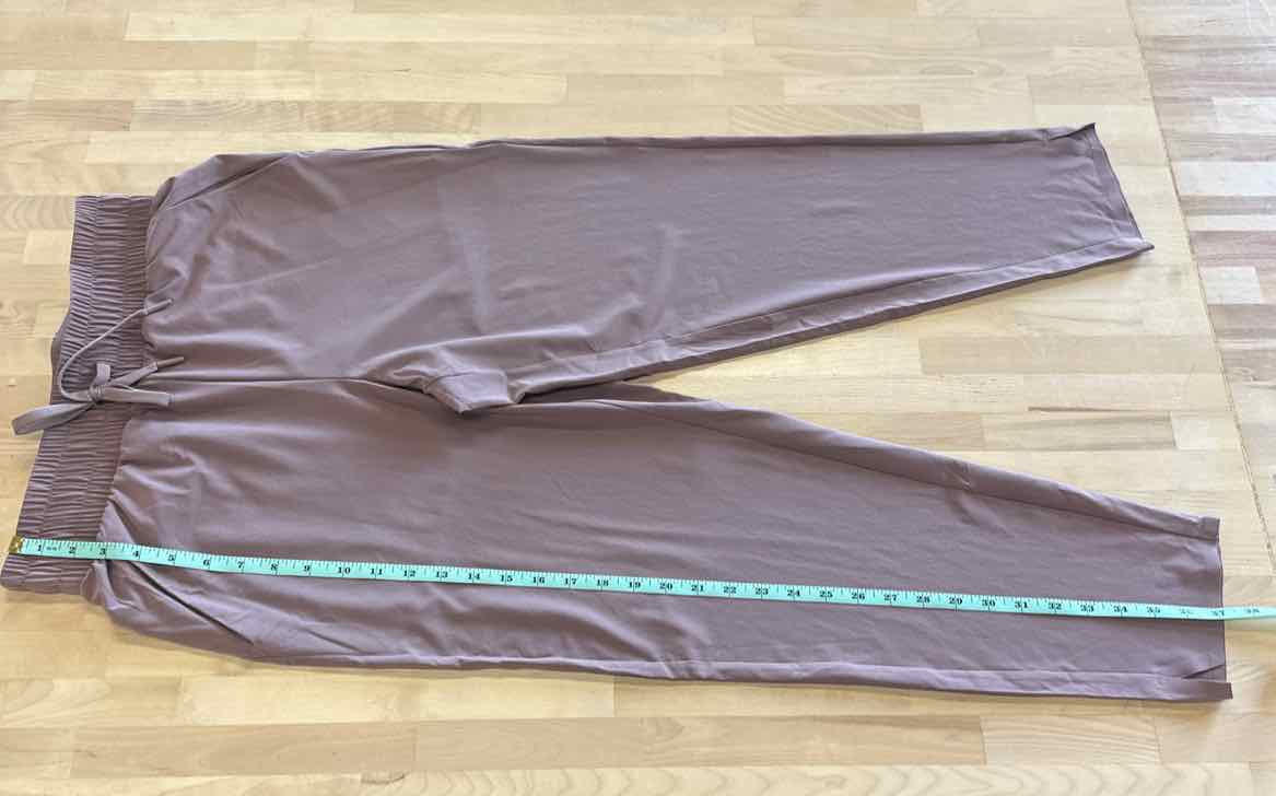 All In  motion Size S Tan Athletic Pants