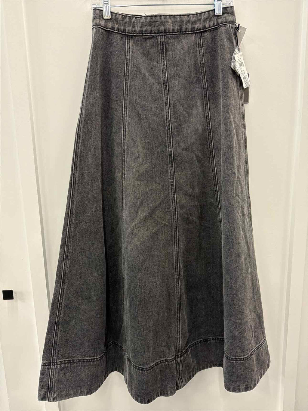 1. State Size 6 Black Skirt