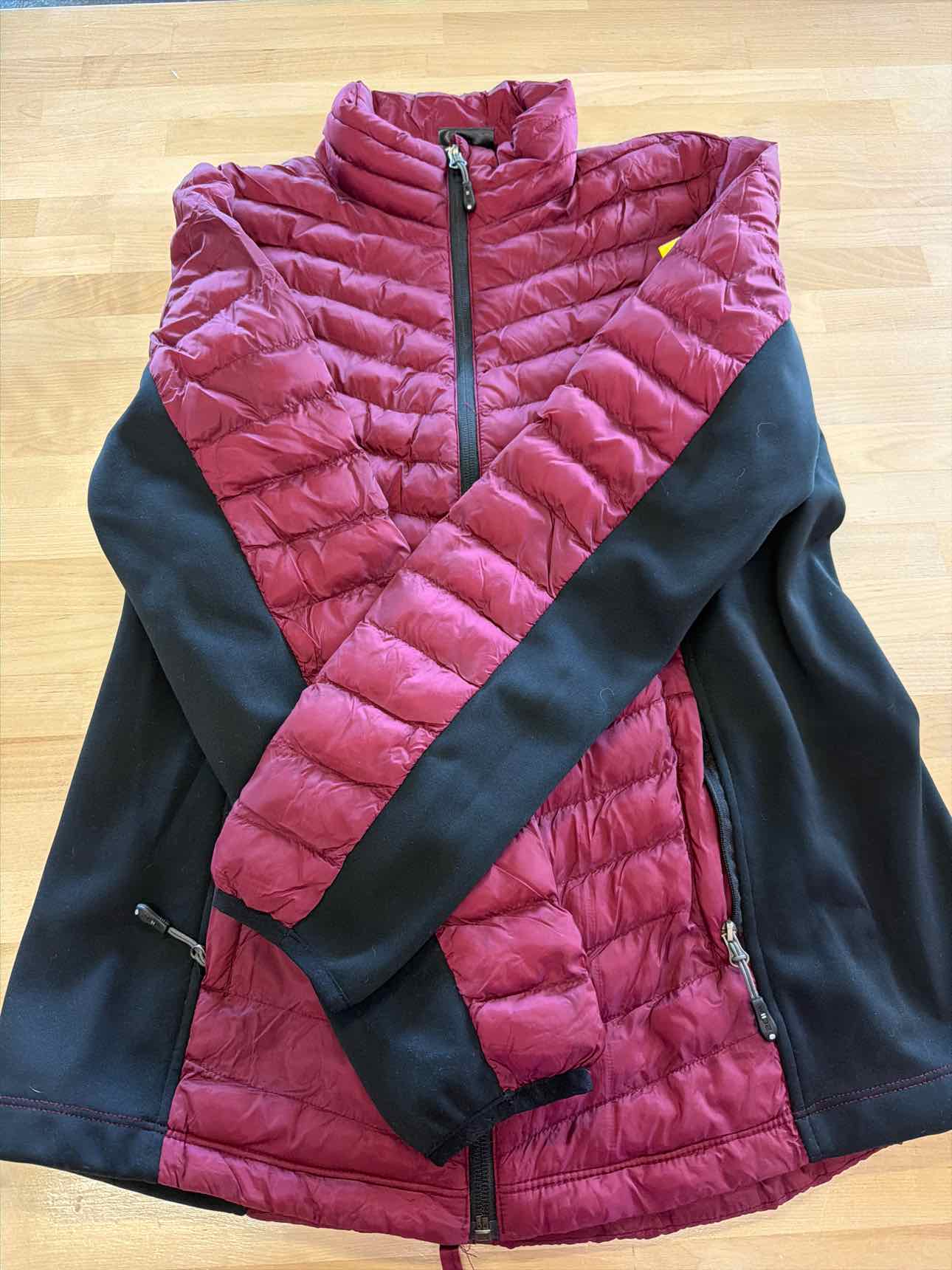 32 degrees Size M Red Jacket